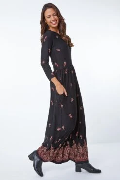 Copper Border Print Jersey Maxi Dress -Dress Haven Sales Store 01e95946 1857 4eaa b768 e3caaac9eee5