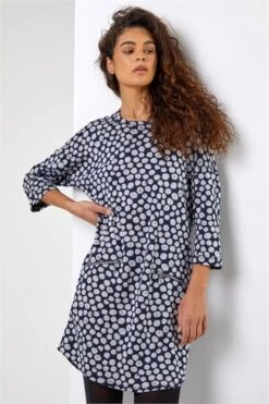 Black Ombre Textured Shift Dress -Dress Haven Sales Store 18d69ffb 2dd4 4779 8444 22bd8578d534