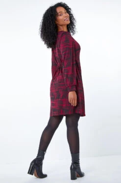 Wine Petite Abstract Print Fit & Flare Dress 9 Wine Petite Abstract Print Fit & Flare Dress -Dress Haven Sales Store 1d5cd886 ed48 4902 8b59 579e5a2ac794