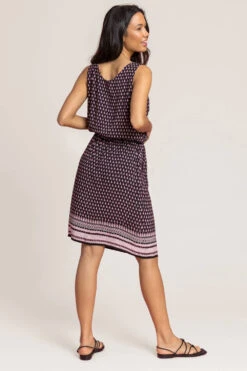 Burgandy Border Print Keyhole Pocket Dress -Dress Haven Sales Store 24287c04 9b7c 406d 82b0 e8ff60d41976