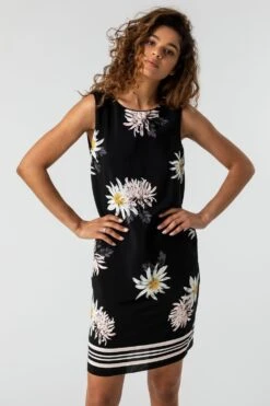 Black Daisy Floral Shift Dress -Dress Haven Sales Store 5e06e766 69a6 4f23 96e8 8335f1b3c5bb