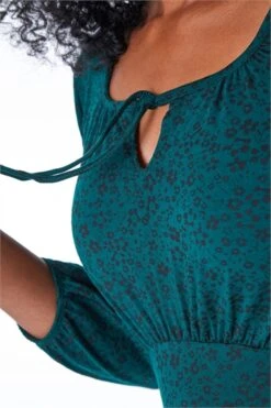 Black Petite Flute Sleeve Floral Lace Dress -Dress Haven Sales Store c6f31477 fbed 40d8 b06b 895c58841227